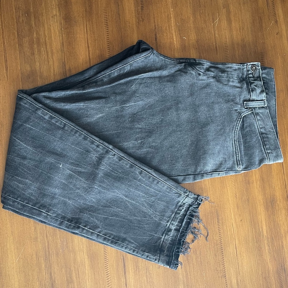 H&M Black Skinny Jeans. NEW WITHOUT TAGS